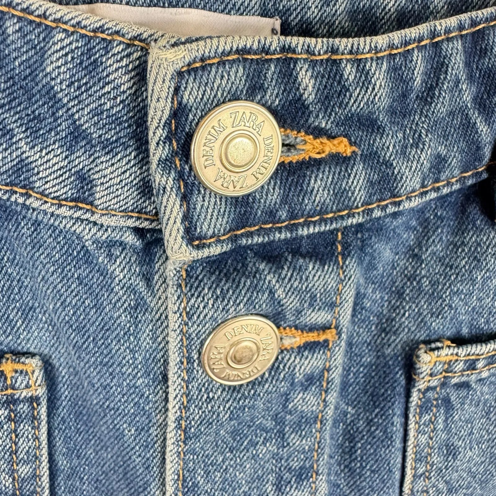 ZARA 100% Cotton Medium Wash Button Front Raw Hem Jean Mini Skirt Pockets Size L - Image 4