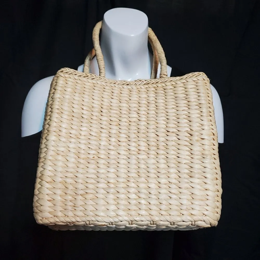 Woven Basket Bag with Butterfly & Cattails Design Green - Image 3