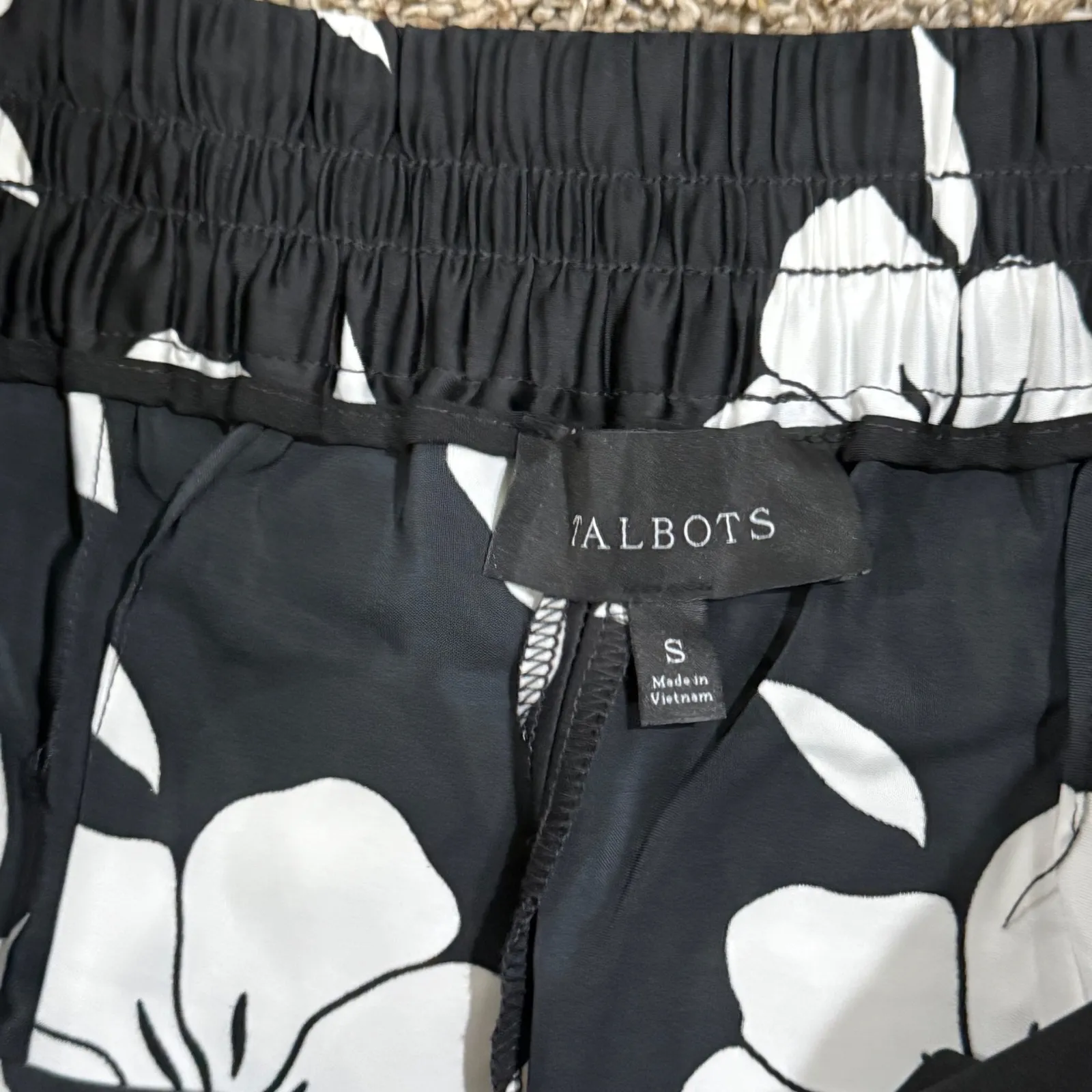 Talbots Tie Waist Wide Leg Pants - Palm Beach Border Satin Fabric size Small - Image 4