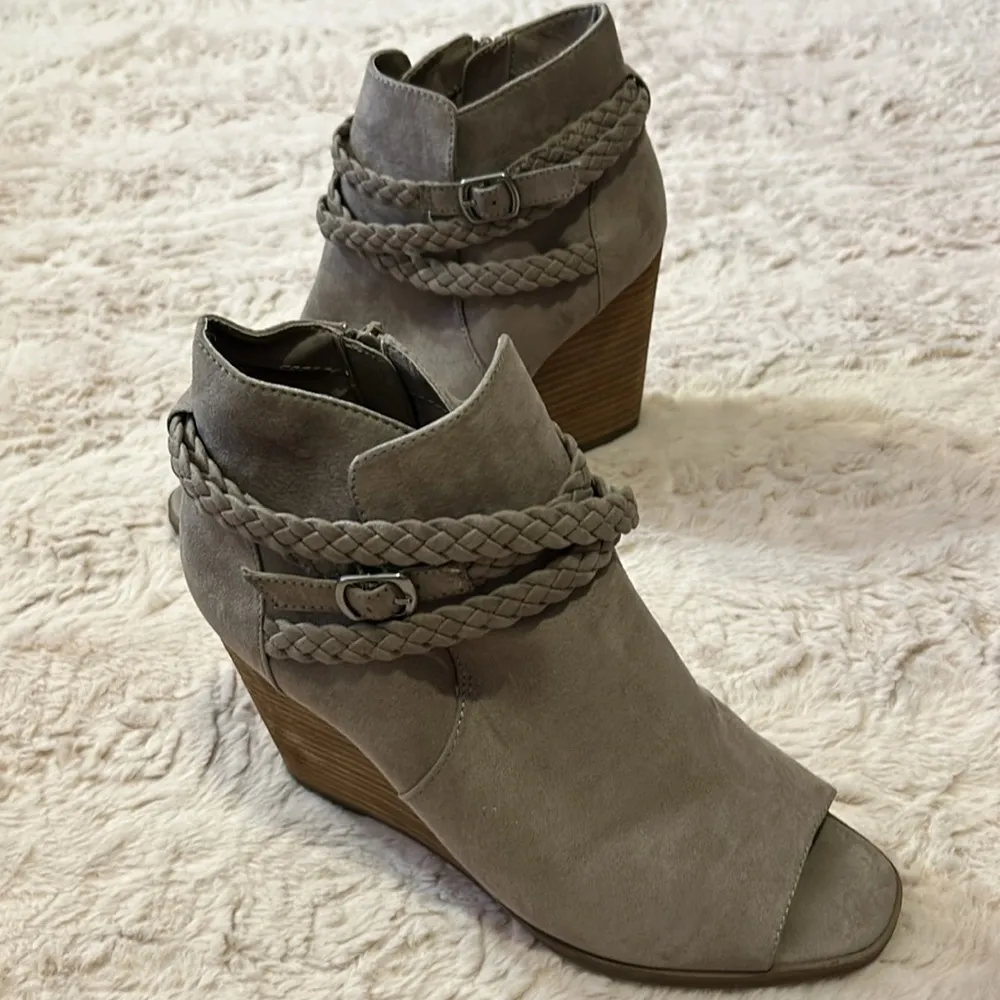 Size 9.5M Shoes • Madden girl - Image 2