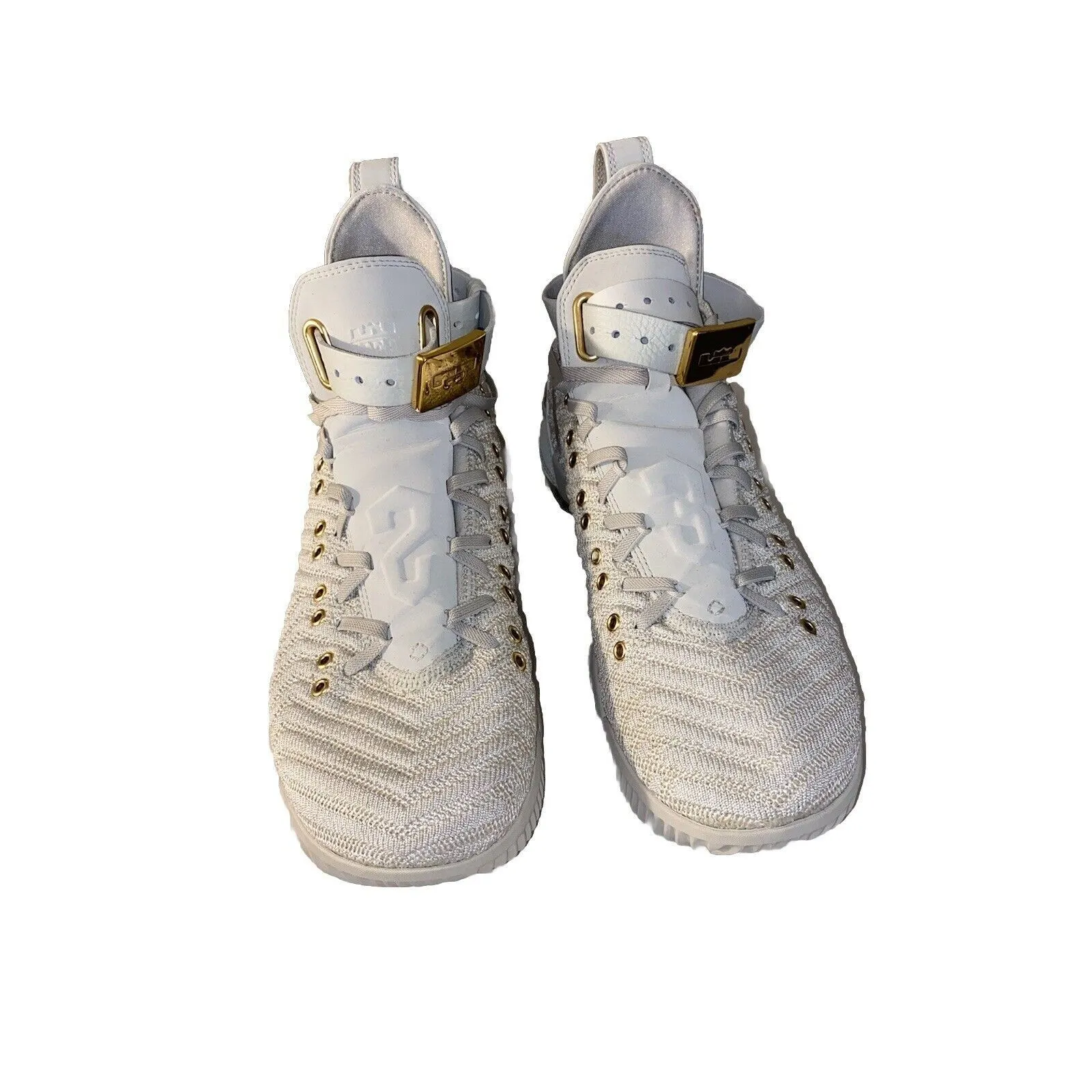 Nike Women’s Size 9.5  HFR LeBron 16 EUC clean - Image 2