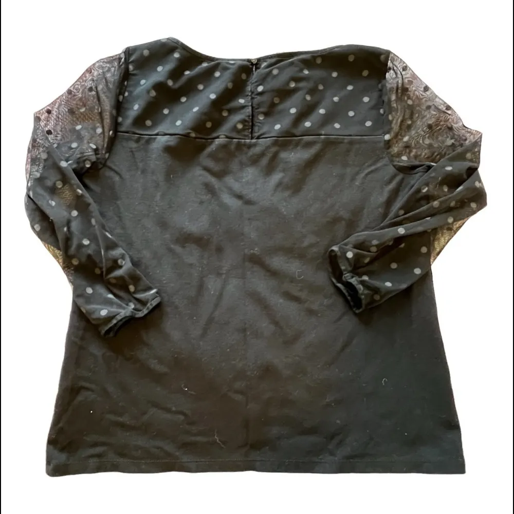 TALBOTS black top size medium sheer sleeves - Image 2