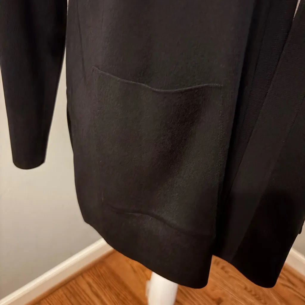 Exclusively Misook Black Open Front Cardigan
Size: Medium - Image 4