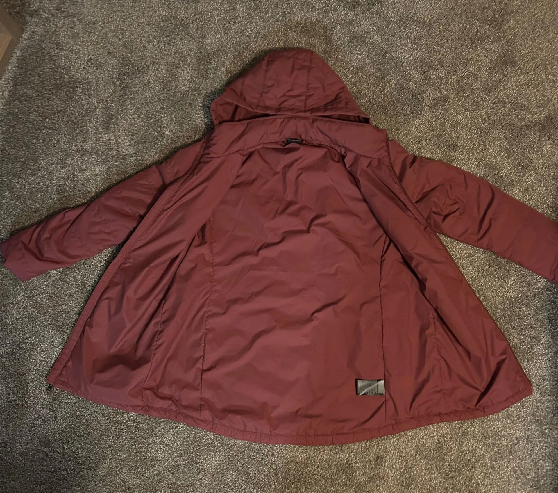 Woman’s North Face Aconcagua Parka - Image 4