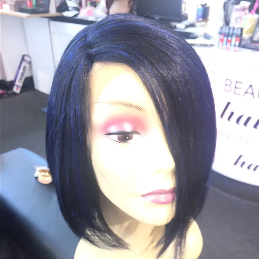 Blue black Lacefront wig very short bob new - Image 5