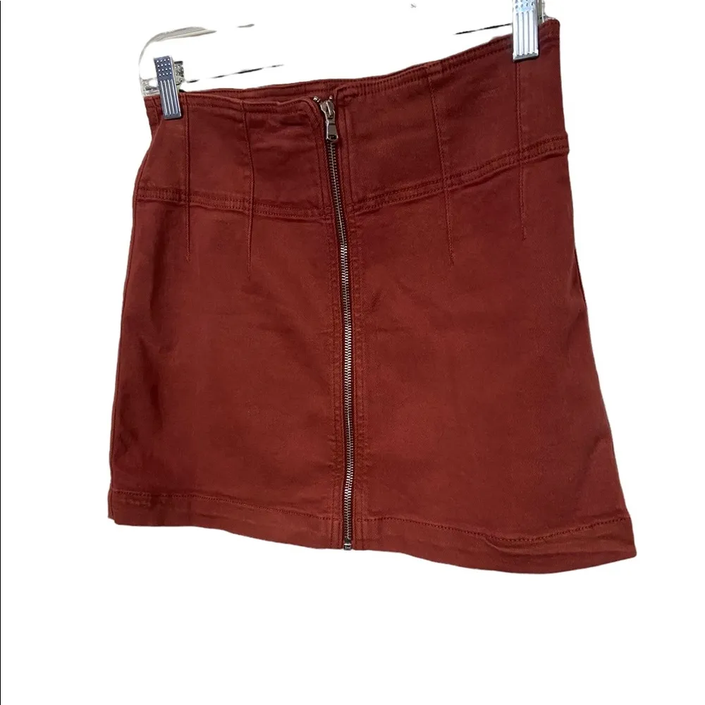 Free People We The Free terracotta front zip size 28 Virgo mini skirt. - Image 2