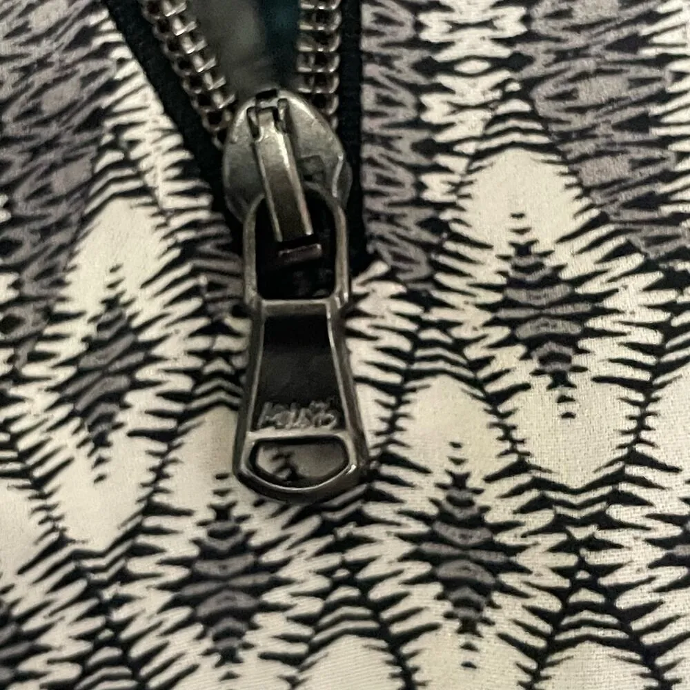 L'AGENCE Printed Sleeveless Blouse with Zip - Image 6