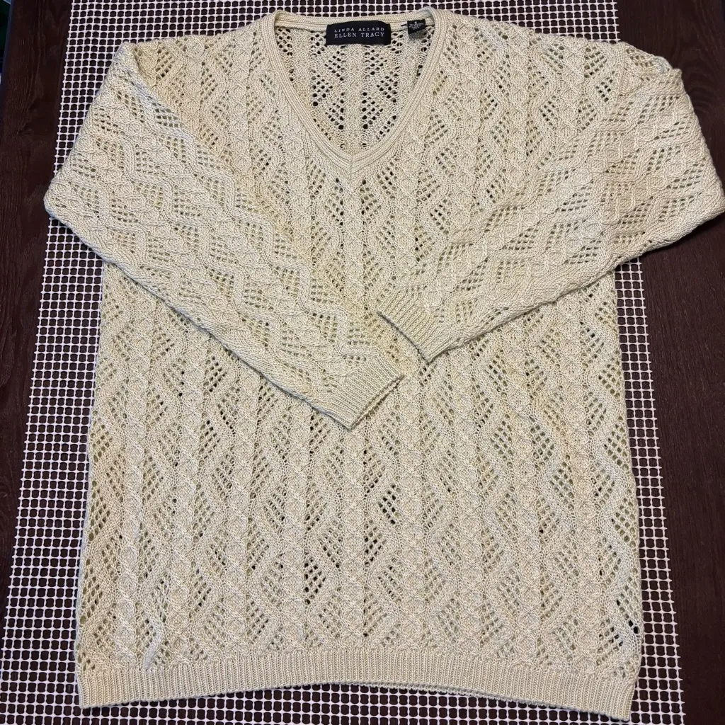 Ellen Tracy Beige Open Knit Sweater Women’s Size S V-Neck LongSleeve Lightweight - Image 1