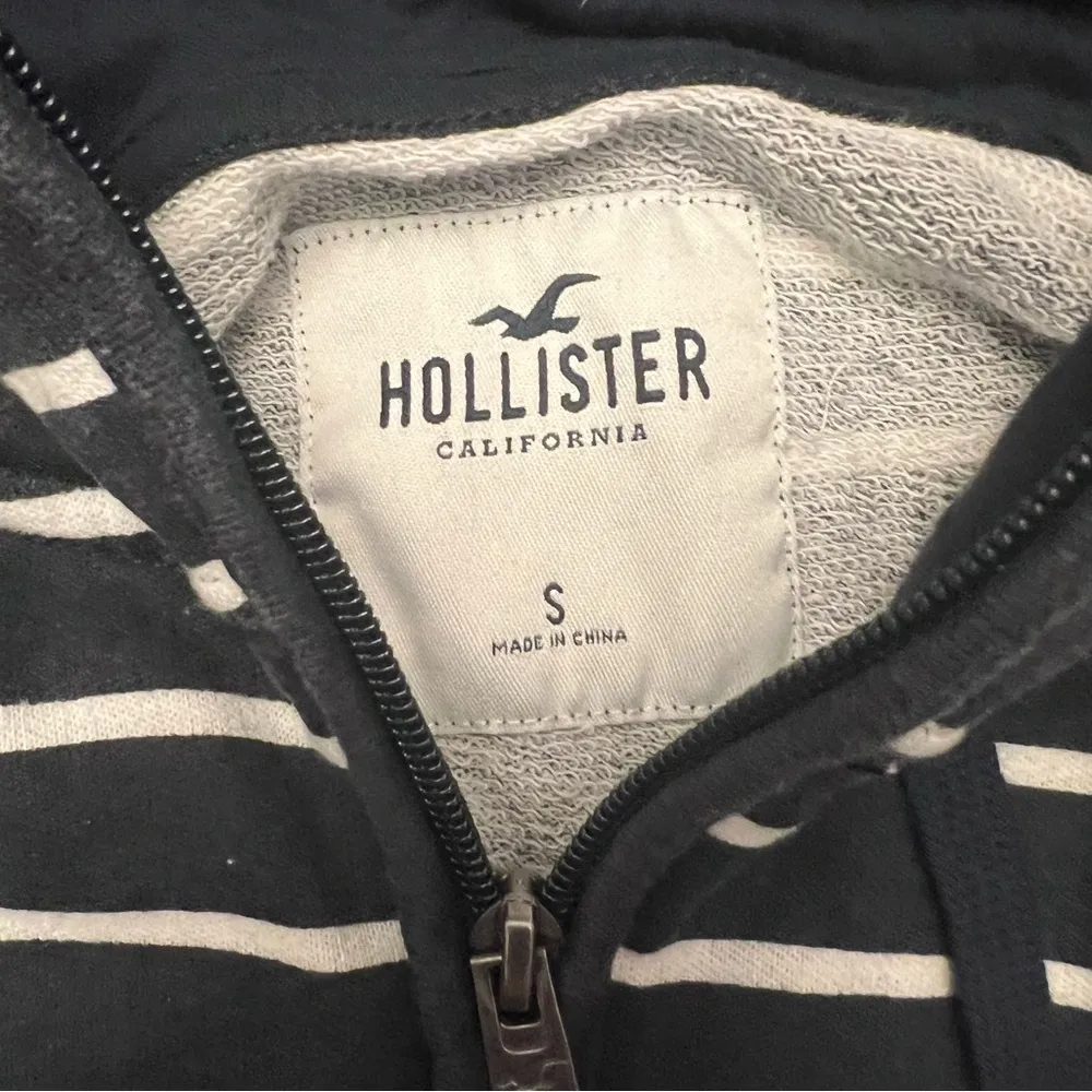 Hollister cropped hoodie - Image 3