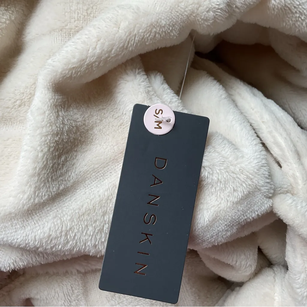 Danskin Hooded Plush Robe Size‎ S/M - Image 6