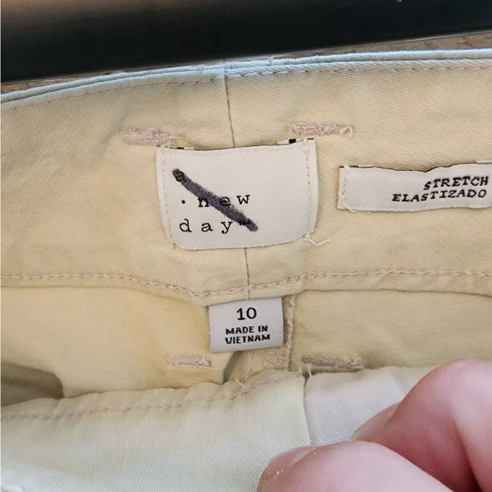 A New day tan high rise loose leg dress pants size 10 - Image 4