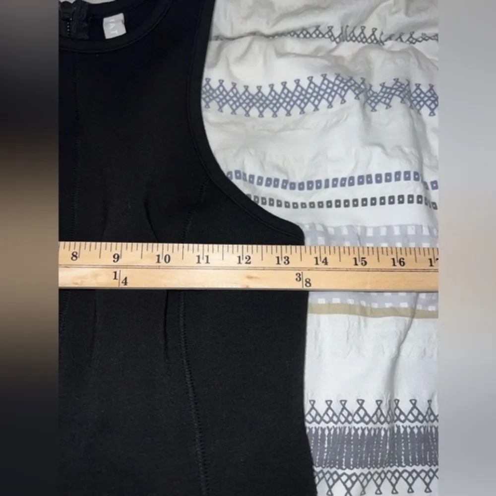 Athleta En route scuba dress
Size‎ XS - Image 2