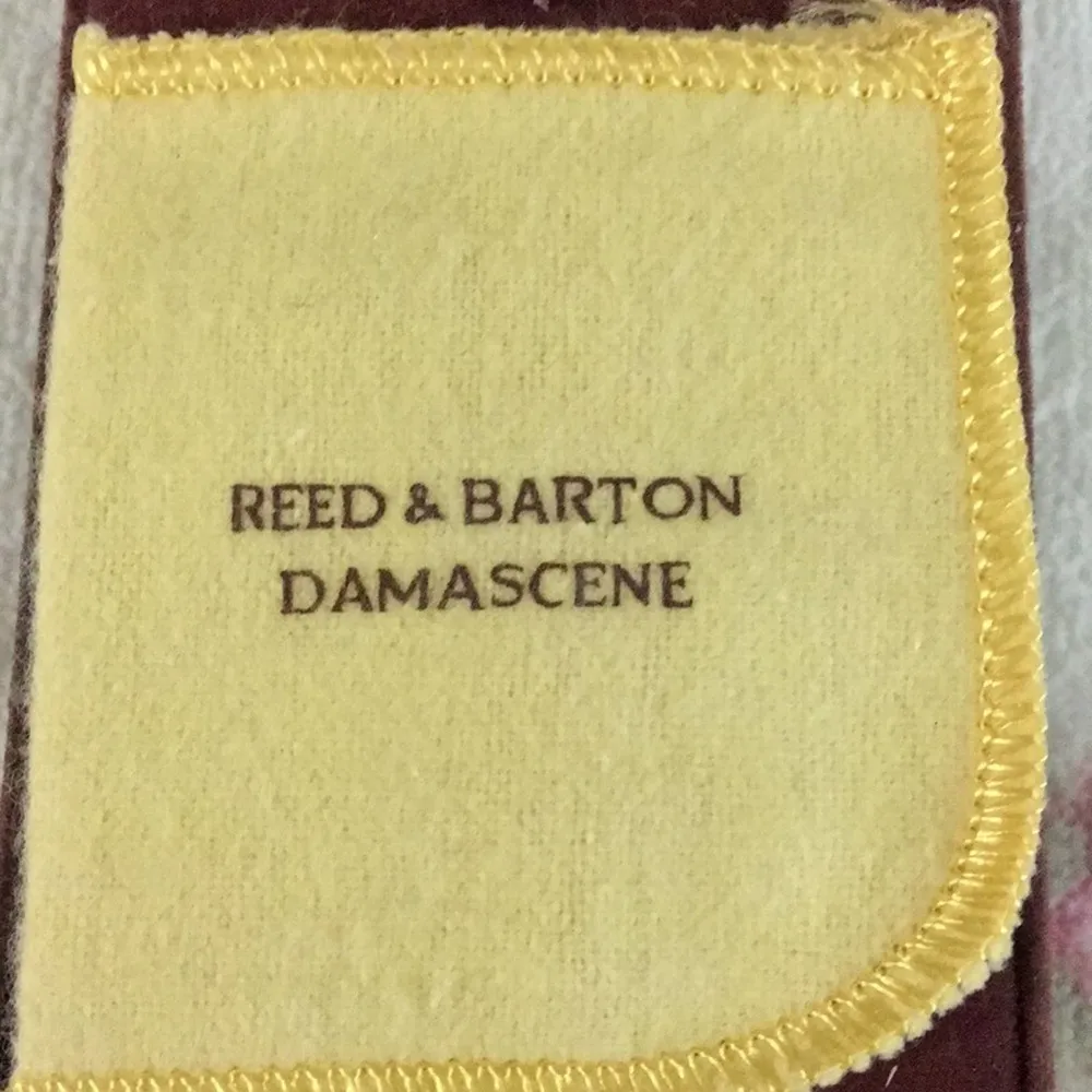 Vintage Reed & Barton Damascene Pierced Earrings Birds Flowers Gold - Image 6