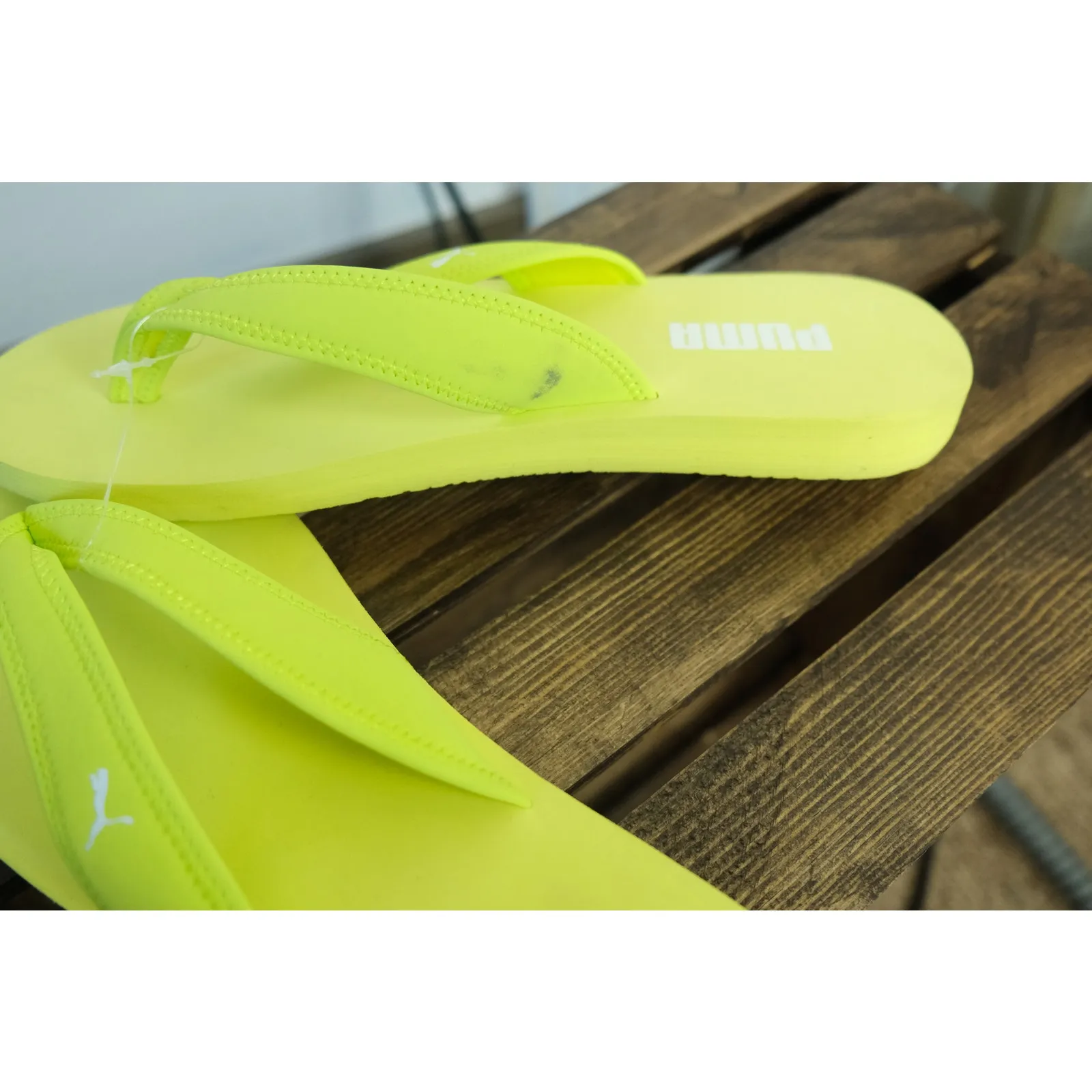 NWOT PUMA Sandy Flip Flop Neon Yellow Lime Women's 10 - Image 5