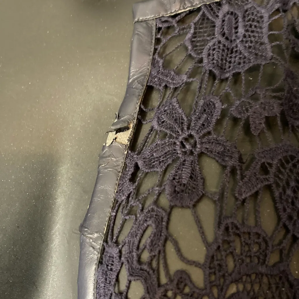 Chico's Midnight Lace Robe - Image 4