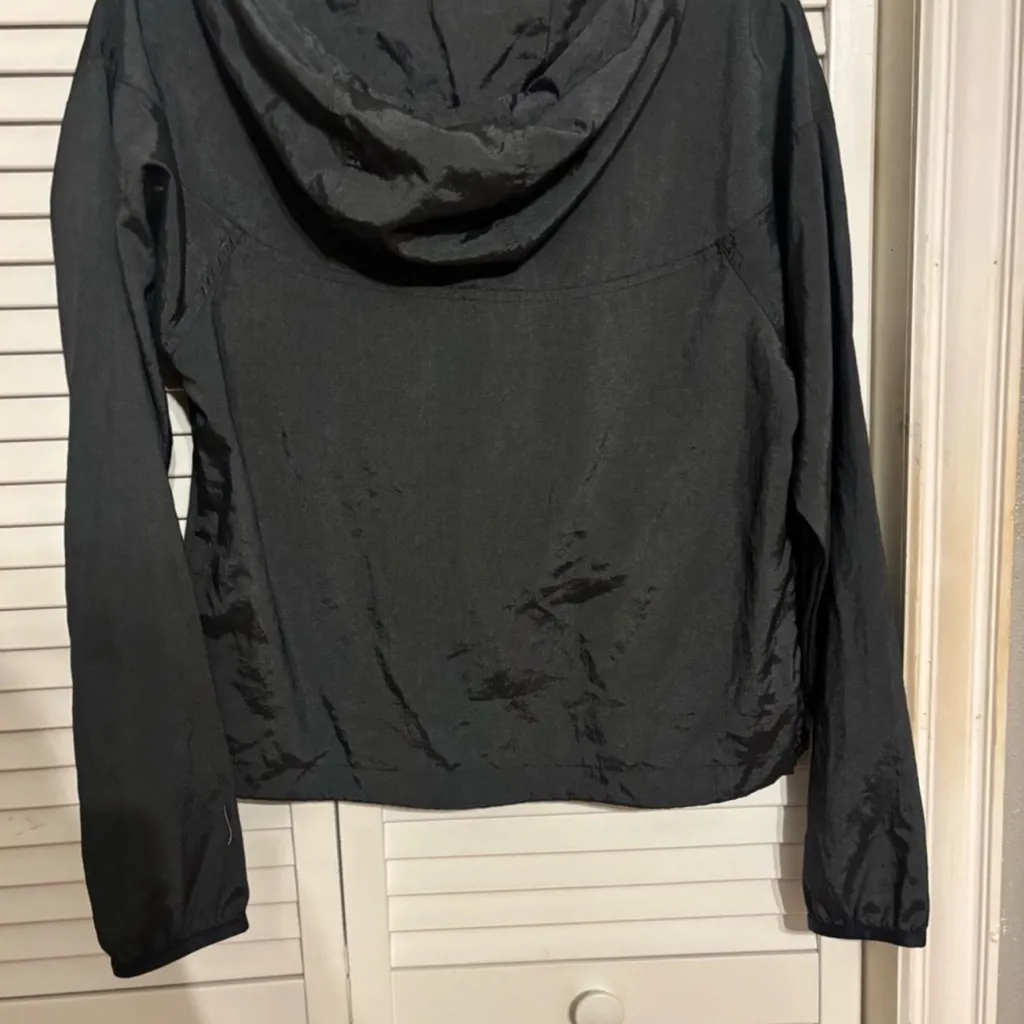 NIKE BLACK HOODED WINDBREAKER SIZE SMALL - Image 11