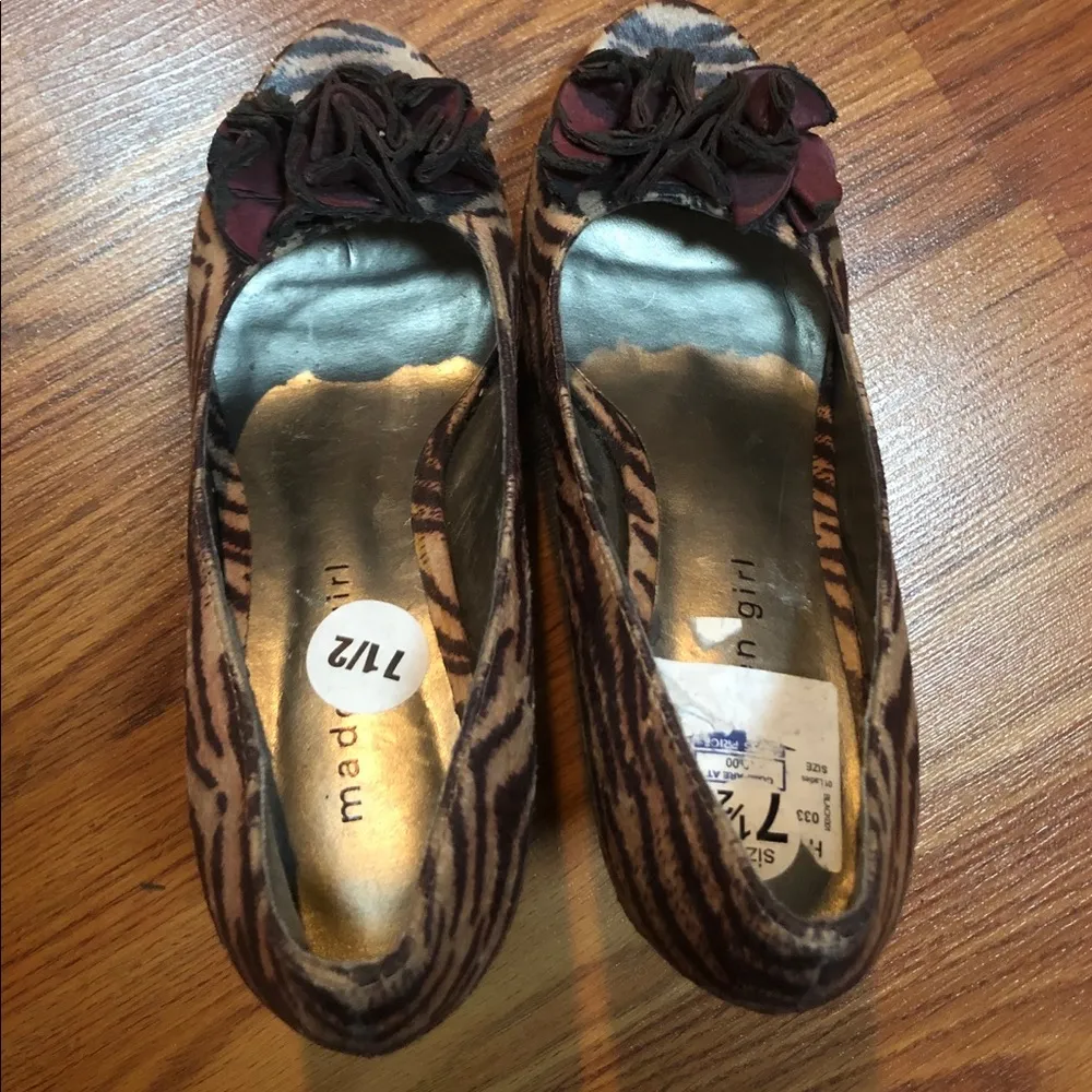 MADDEN GIRL Brown/Beige & Red Flower Heels S7.5 - Image 7