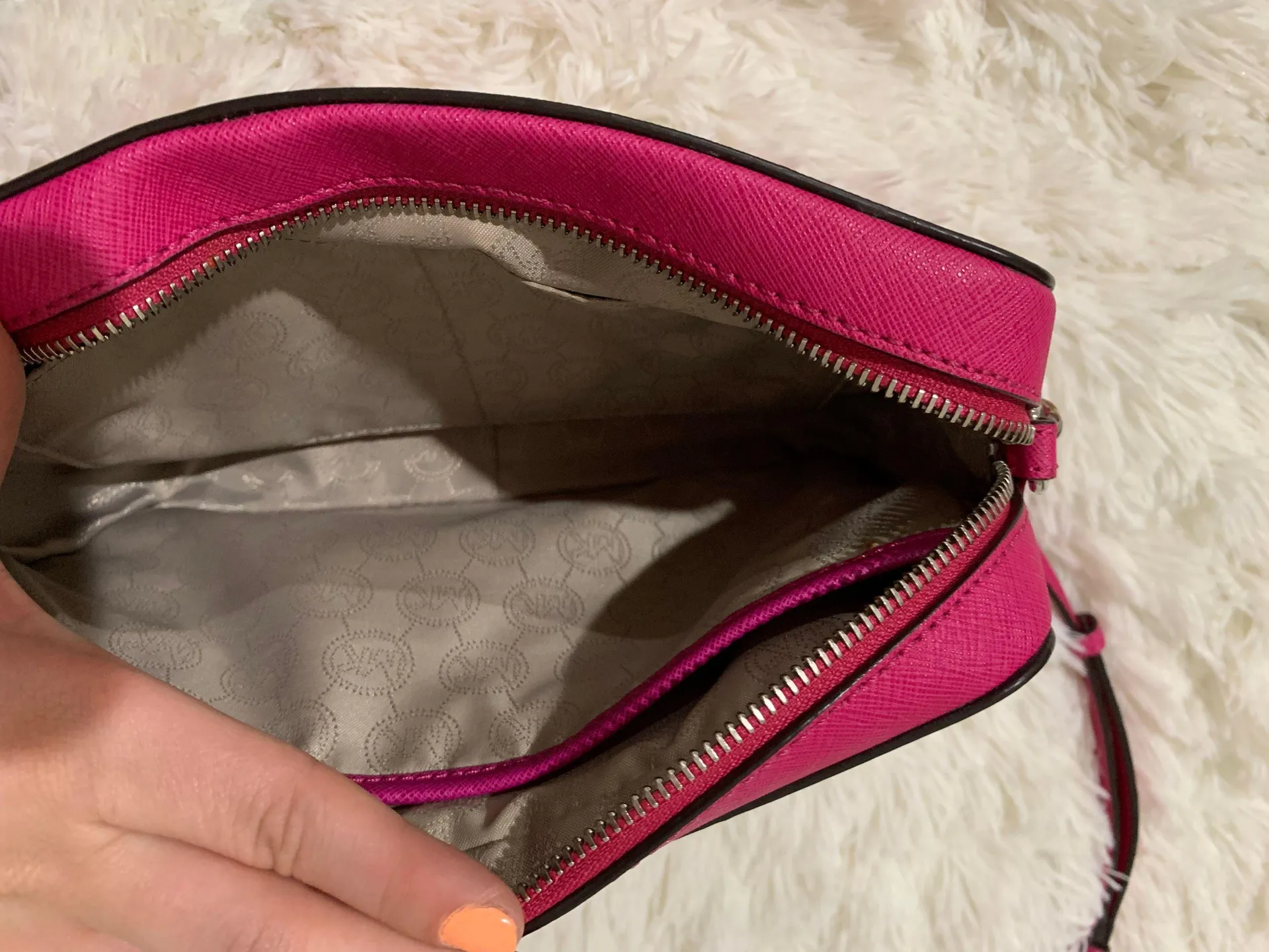 Michael Kors MK Crossbody - Image 3