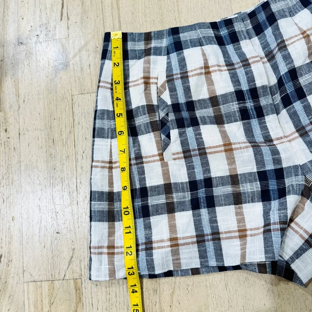 Veronica Beard  plaid Jazmin shorts in navy and camel - Image 8