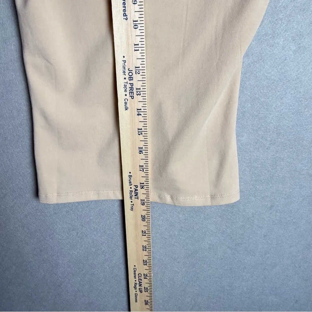 Brand New WeWoreWhat Cropped Baby V-Neck Short Sleeve T-Shirt in Beige NWT - Image 8