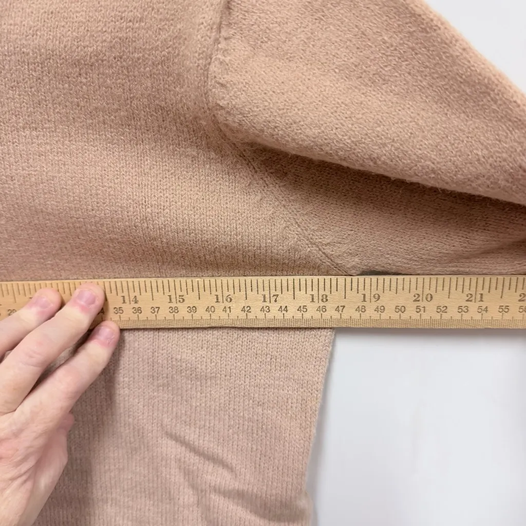 NWT Commense Contrast Wave Bow Sweater Cropped Tan and Black size medium - Image 11