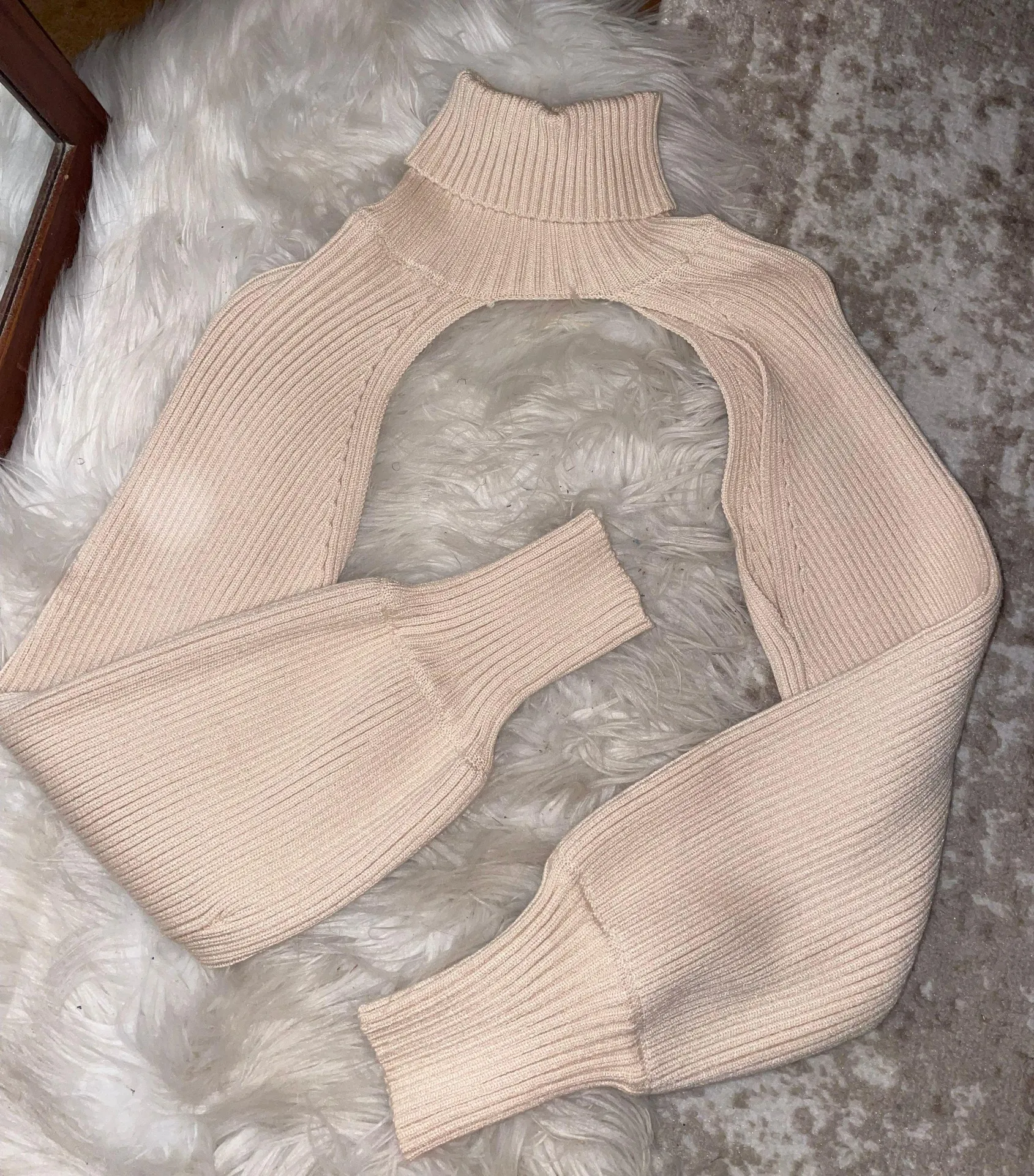 Turtle Neck Sweater Sleeves - Image 2