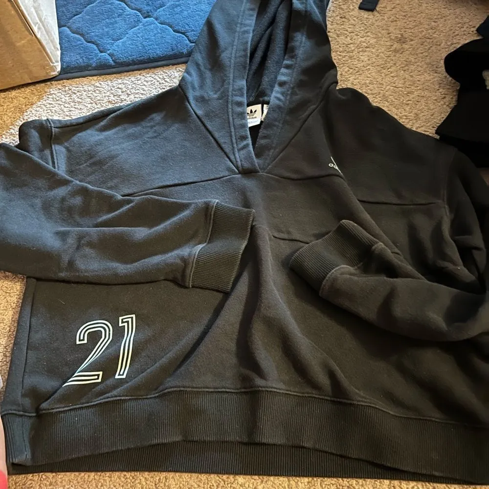 Adidas  medium black pullover - Image 2