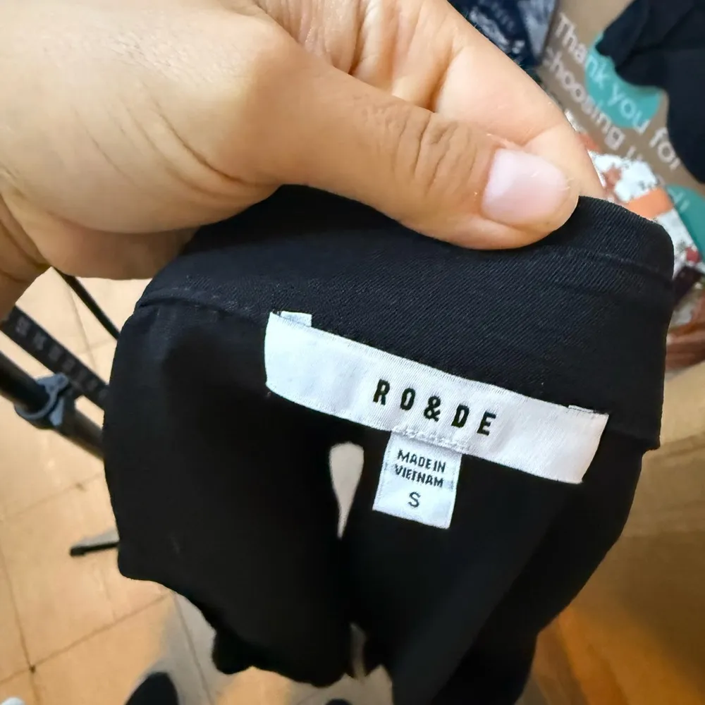 Ro & De Black Short Sleeve Ruched Button Down Blouse - Image 5