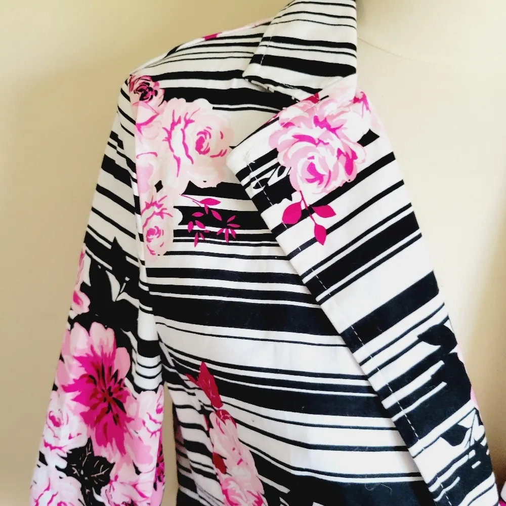 Nue Options floral striped blazer size lp - Image 2