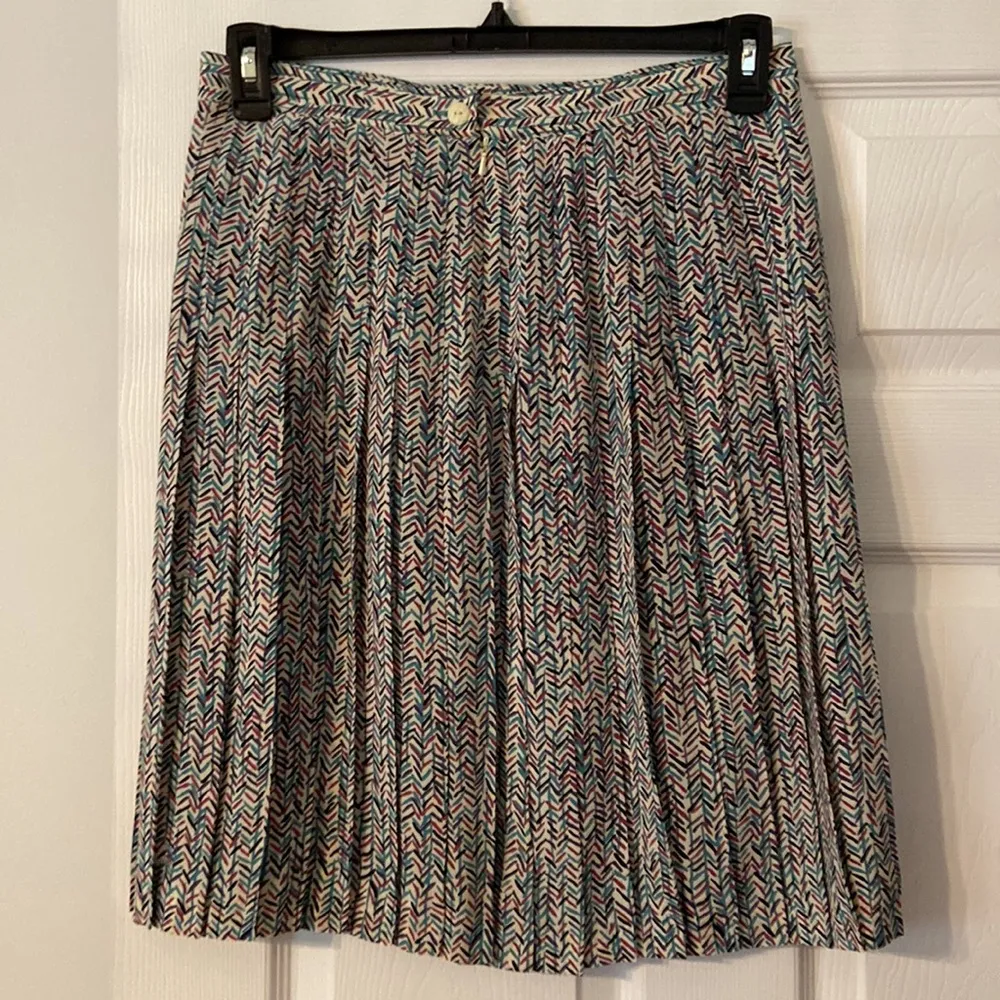 August Silk Skirt 100% silk size 14/44 waist 30” so beautiful length 22” - Image 5