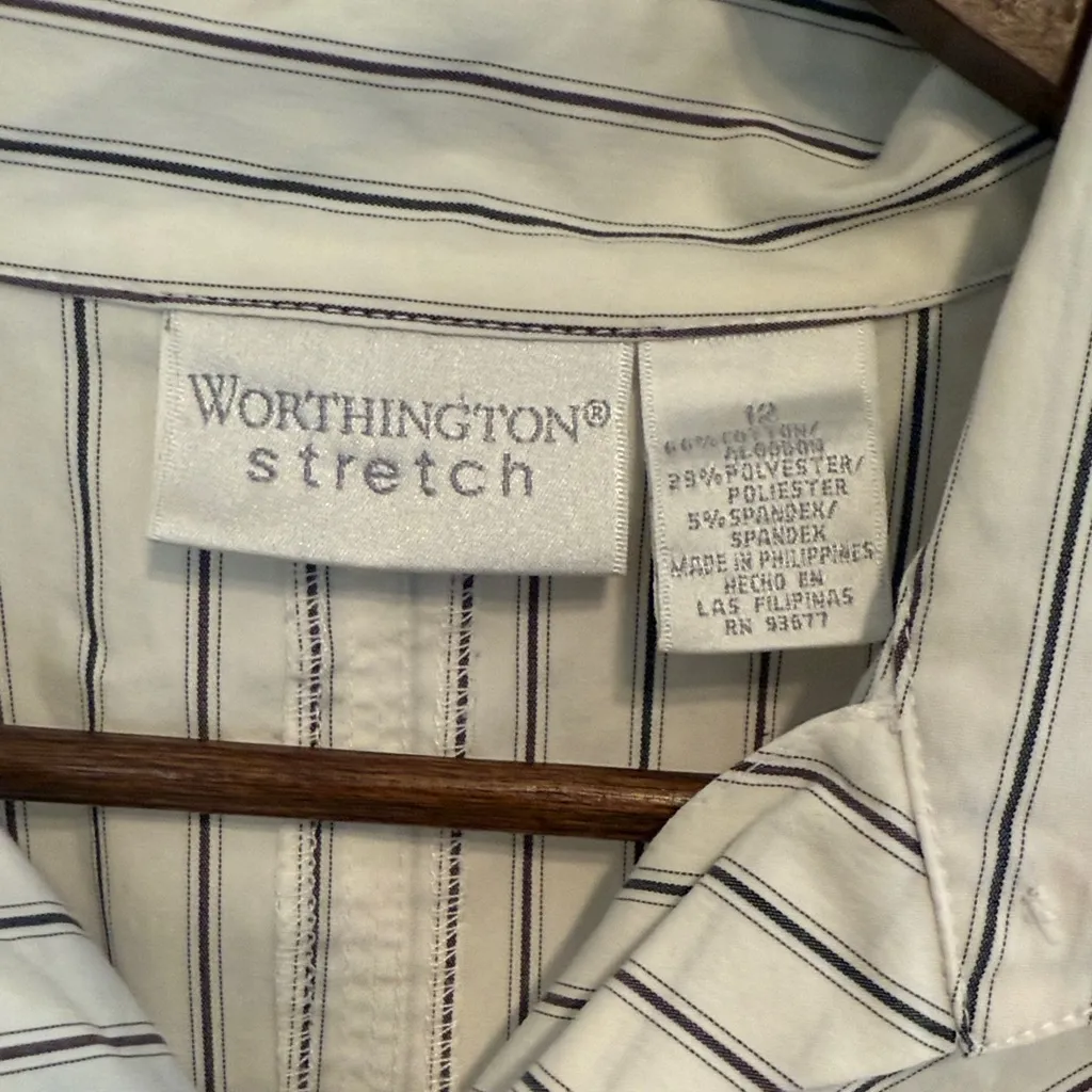 Worthington Stretch White Button Down Shirt Black Stripes Diagonal Size 12 Top - Image 2