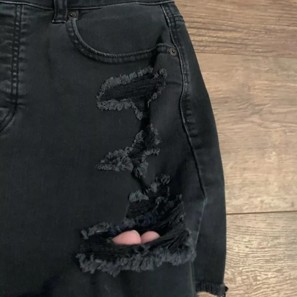 NWOT  Denim Skirt Size 10 Vintage Black Factory Destroyed - Image 5