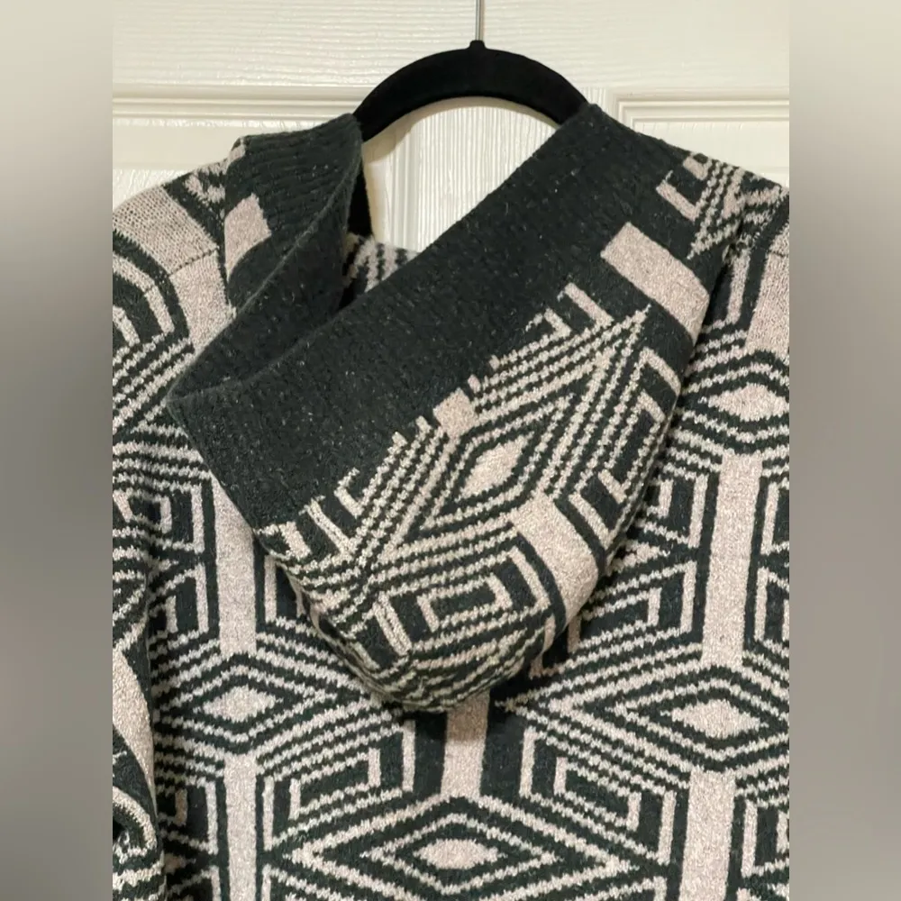 Free People Women's Boho Oversized Geometric Hooded Sweater Aztec Print Size S - Image 7