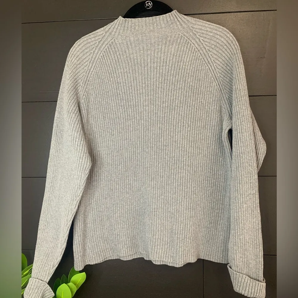 Studio Works Mock Neck Women’s Sweater. Size L. Ribbed. Gray. EUC - Image 4