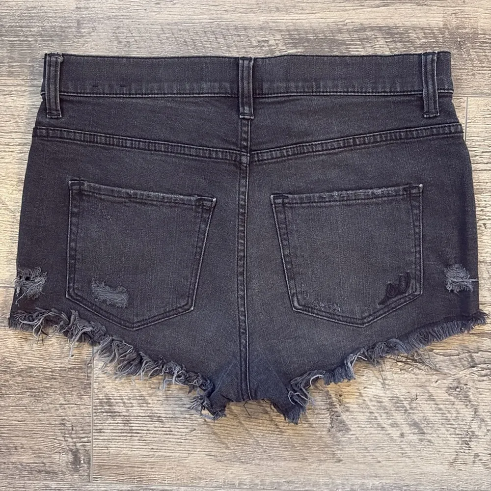 Express - Black/Gray Distressed Jean Shorts - Size 8 - Image 2