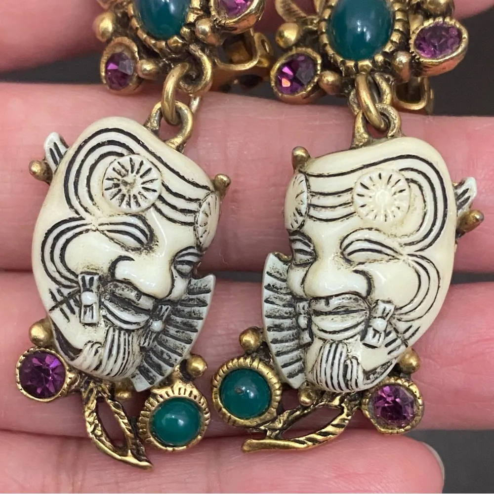 Vintage 60’s SELRO Signed Noh Okina White Devil Mask Whimsical Dangle Earrings - Image 13