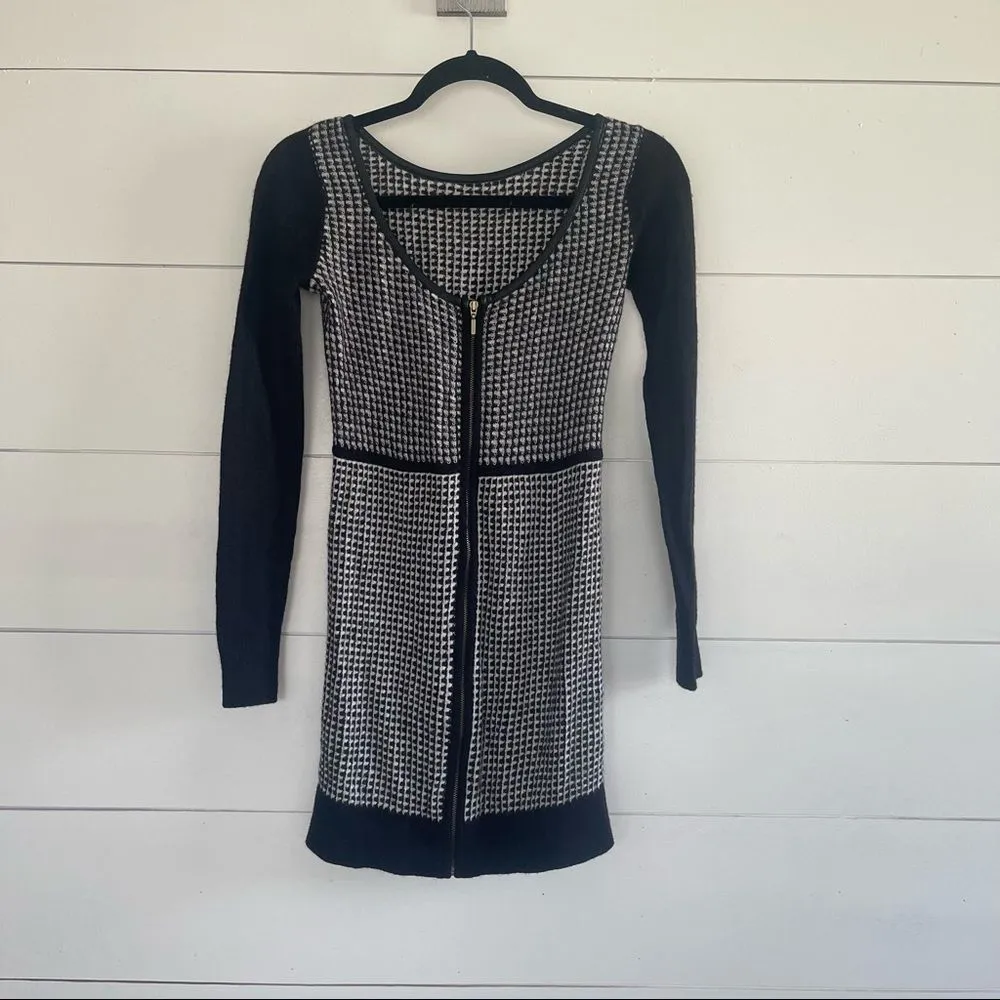 Club Monaco Women’s XS Black White Lambs Wool Angora Rabbit Hair Blend Dress - Image 3