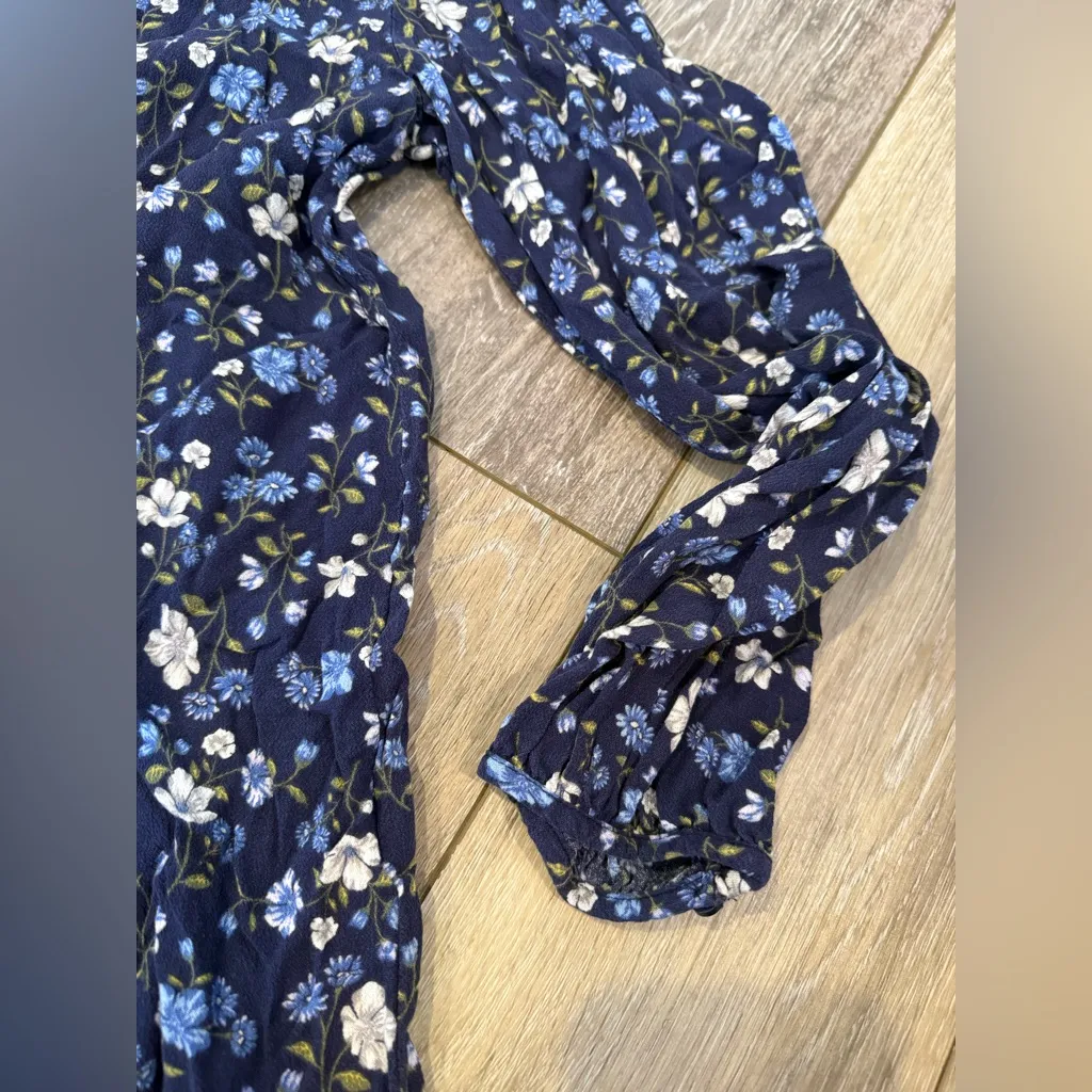 Old Navy Blue Floral Long Sleeve Top - Image 3