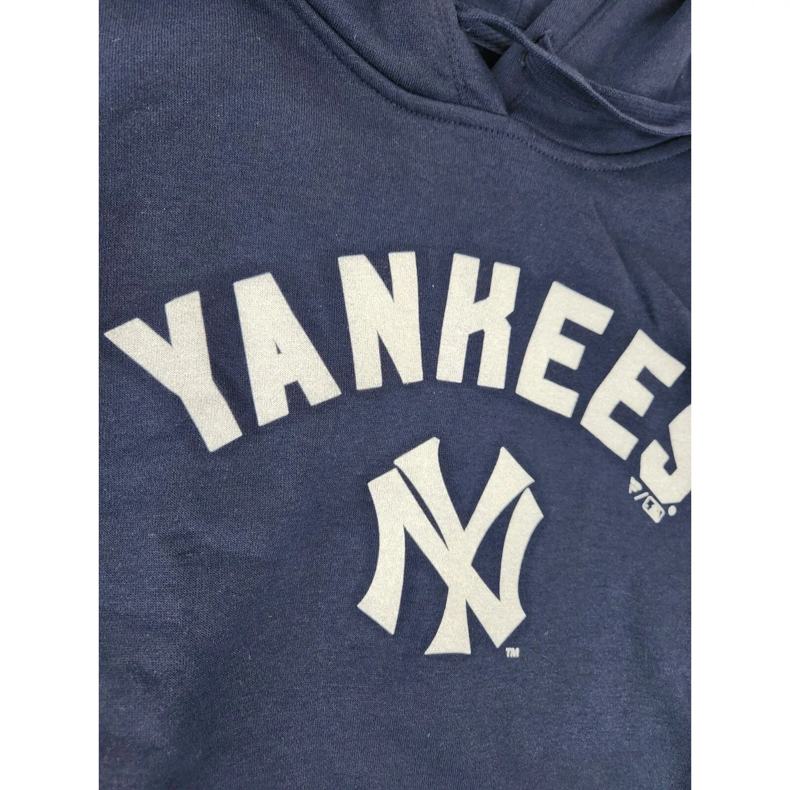 Womens New York Yankees Pullover Hoodie Sweatshirt With Pockets Baseball Large - Image 3