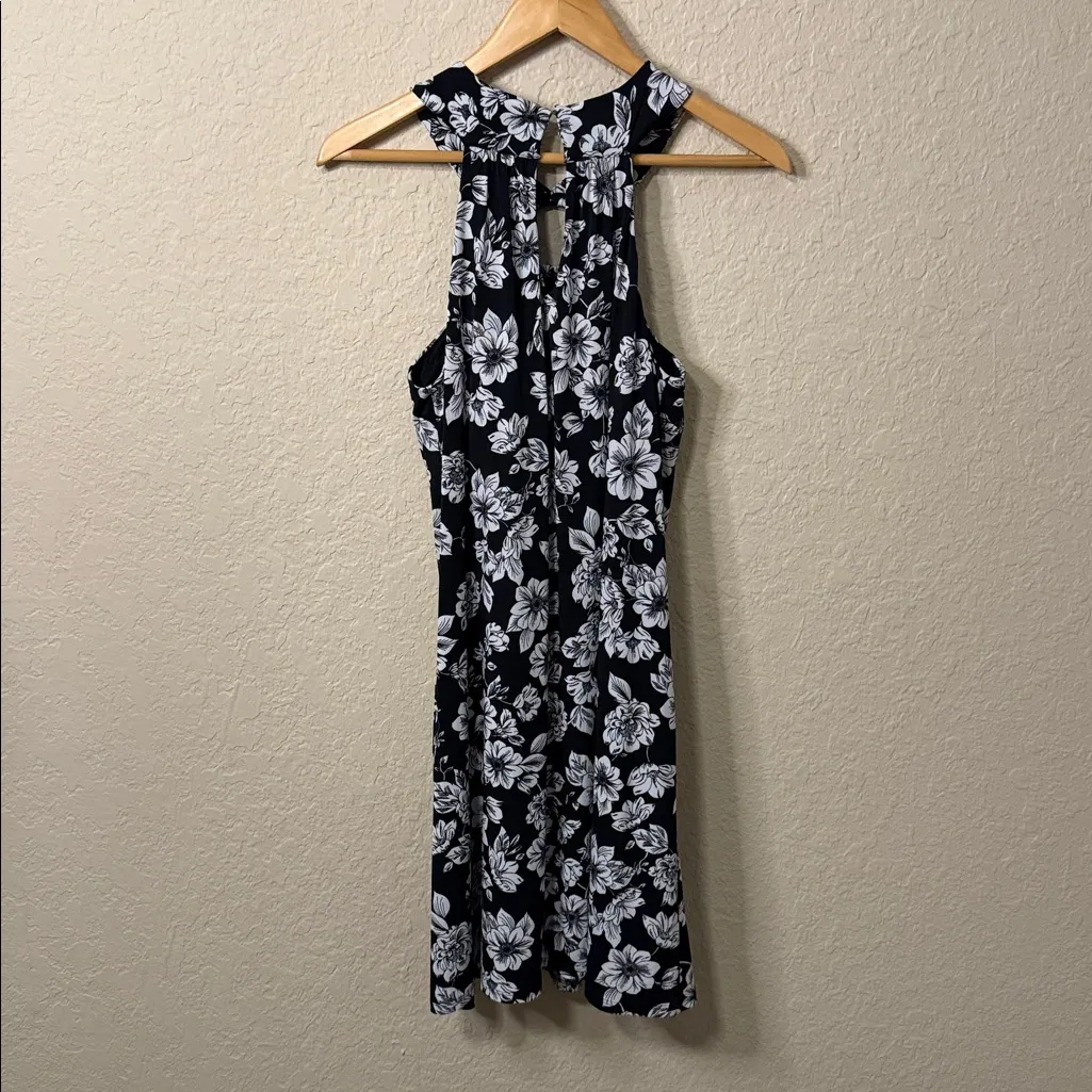 Soma dress built in bra size medium - Image 3