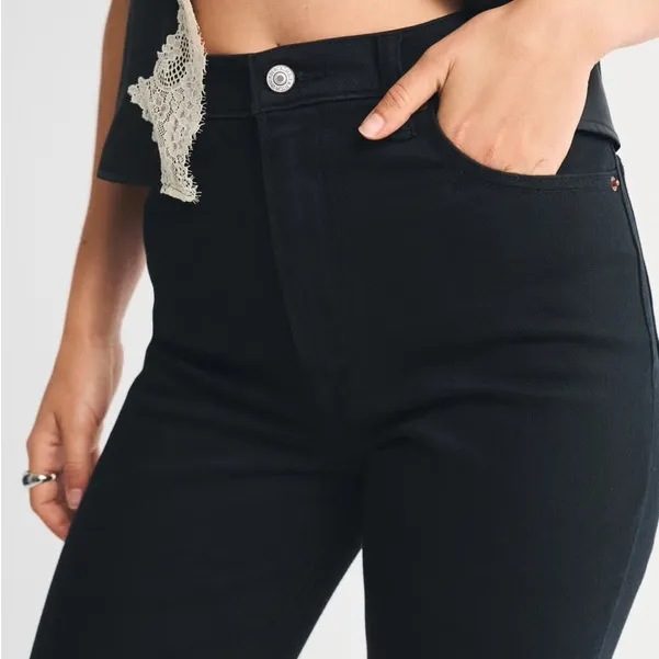 Abercrombie & Fitch Ultra High Rise 90s Straight Jean in Black Size 24 or 00 - Image 4