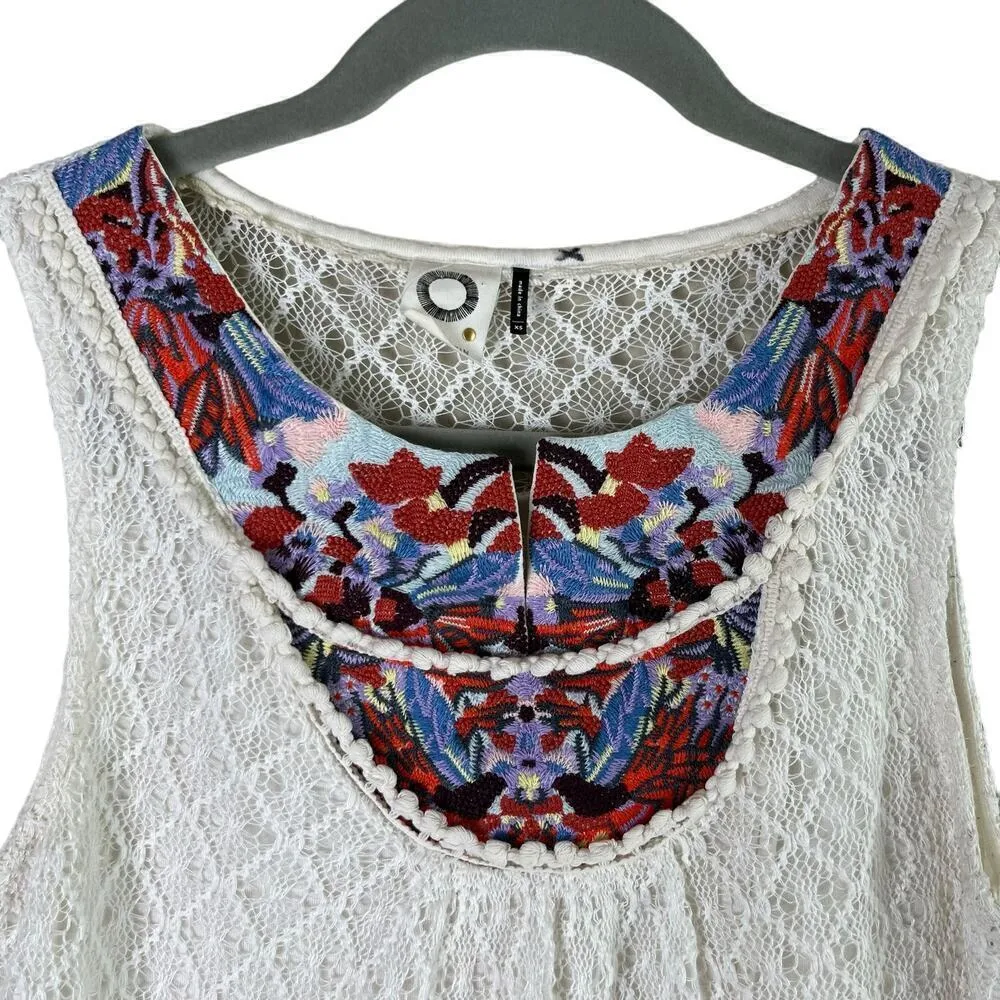Anthropologie‎ Akemi + Kin Ara Embroidered White Lace Top, Size XS - Image 3