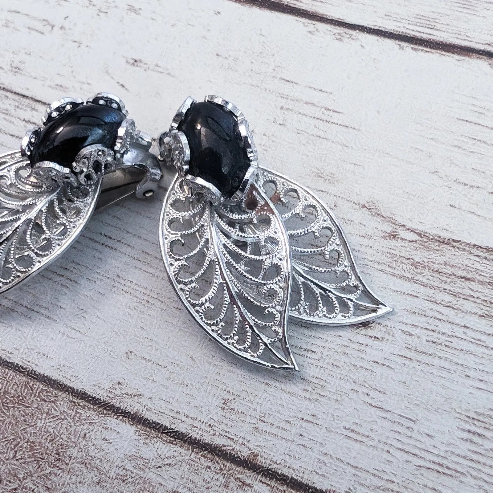 Vintage Clip On Earrings - Image 3