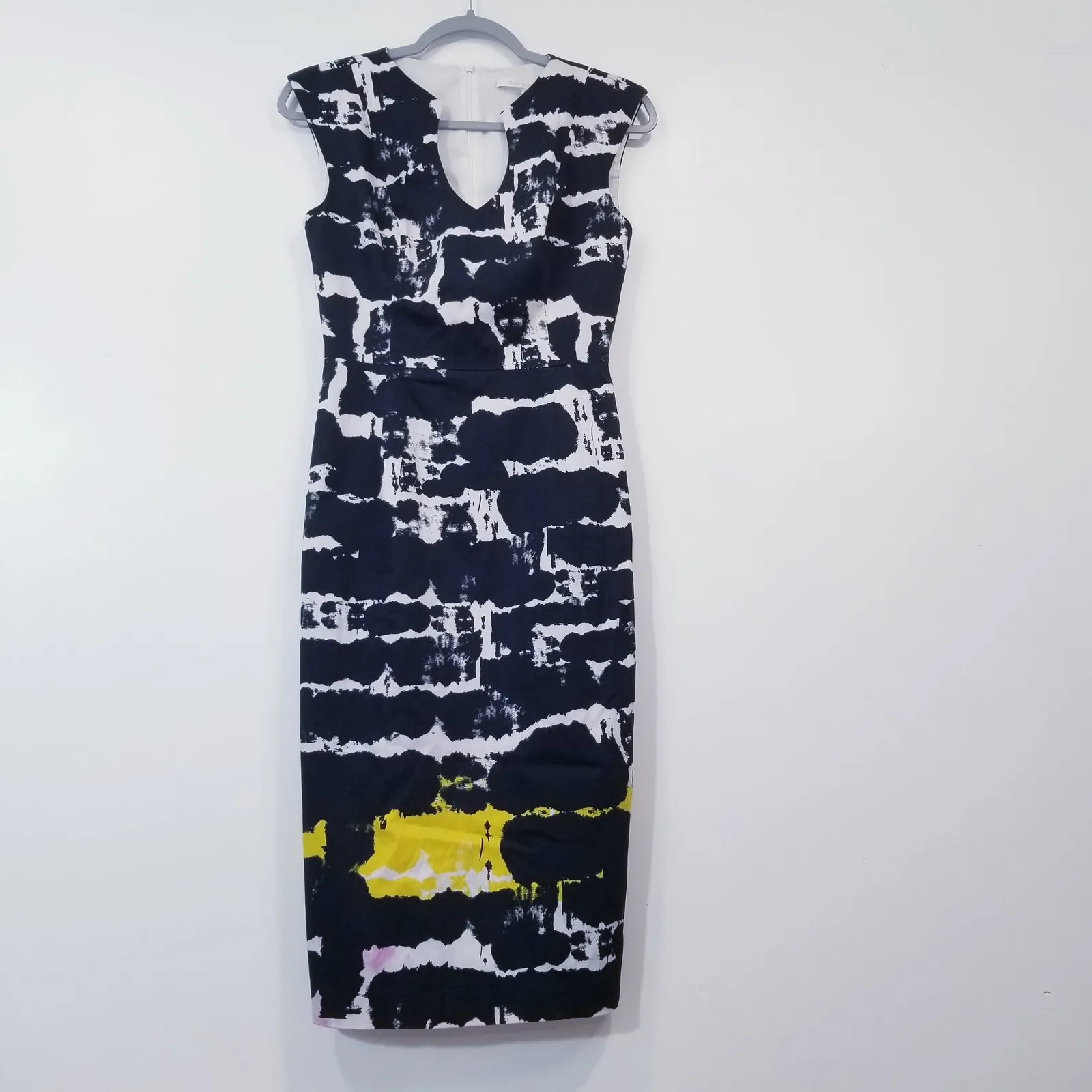Black Halo Jazelle Abstract Print Yellow Accent on the Hem Pencil Dress - Image 2