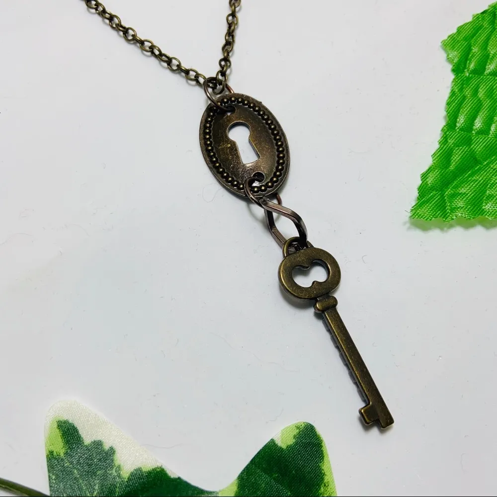 Gold Lock & Key Necklace New - Image 8