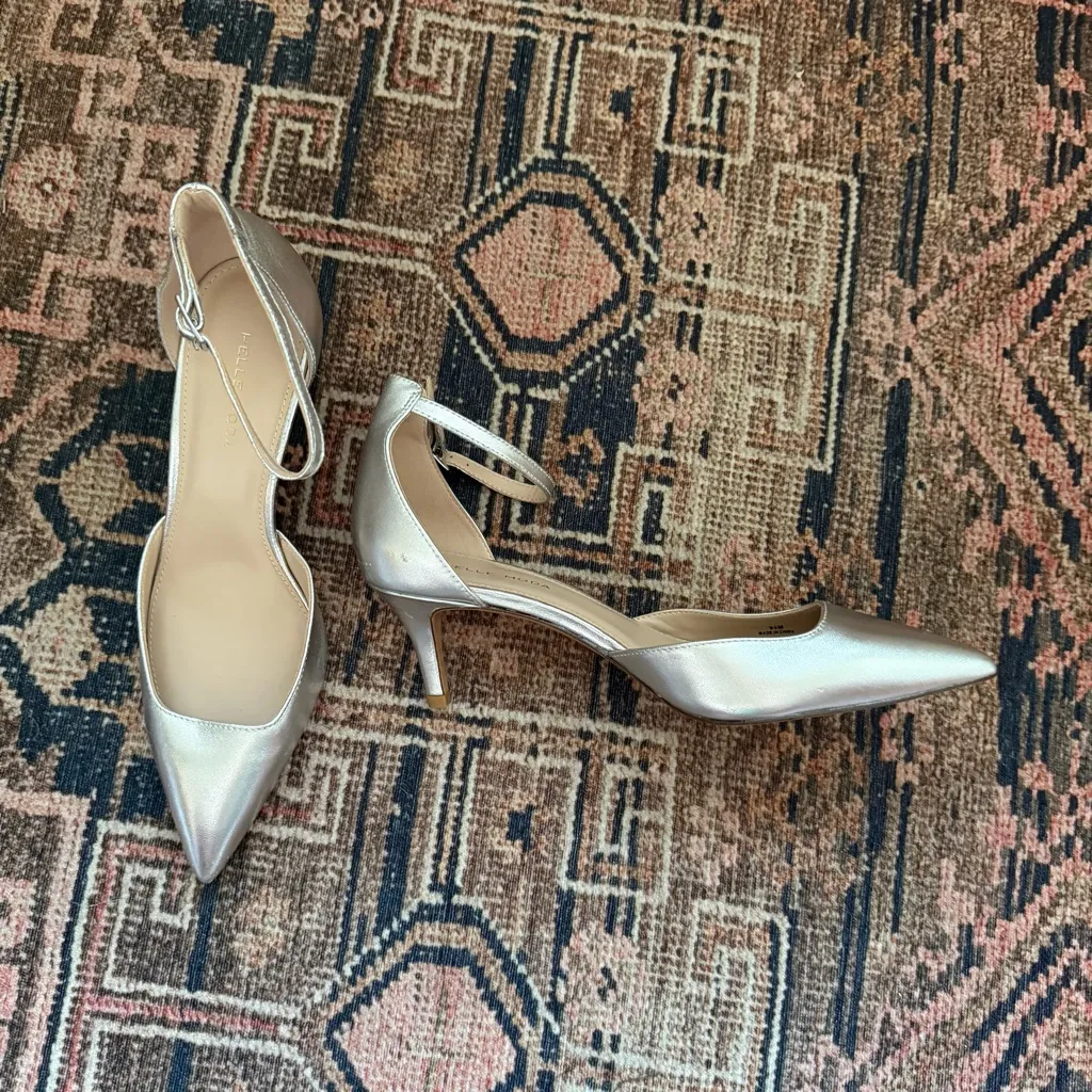 Pelle Moda Kendal Metallic Silver Ankle Strap Pointed Toe Low Kitten Heel 9.5 - Image 4