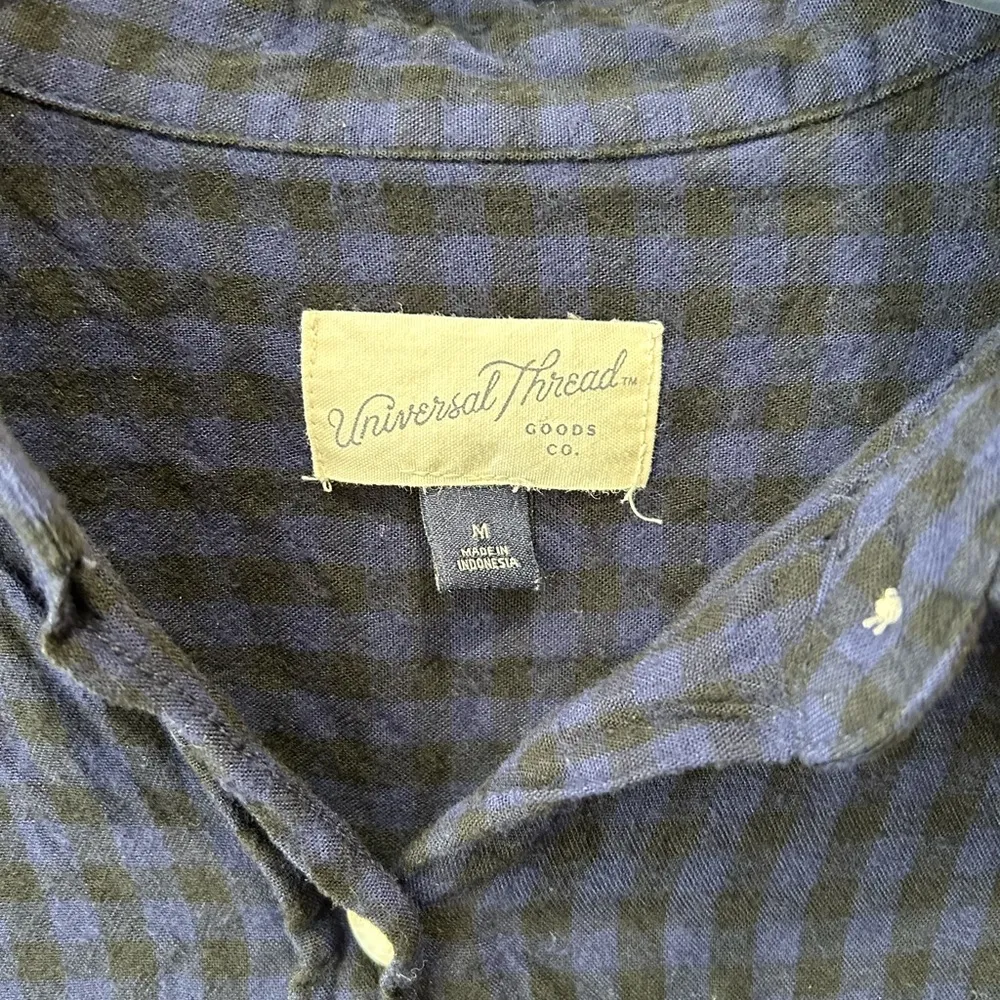 Universal Thread button Down shirt size M - Image 6