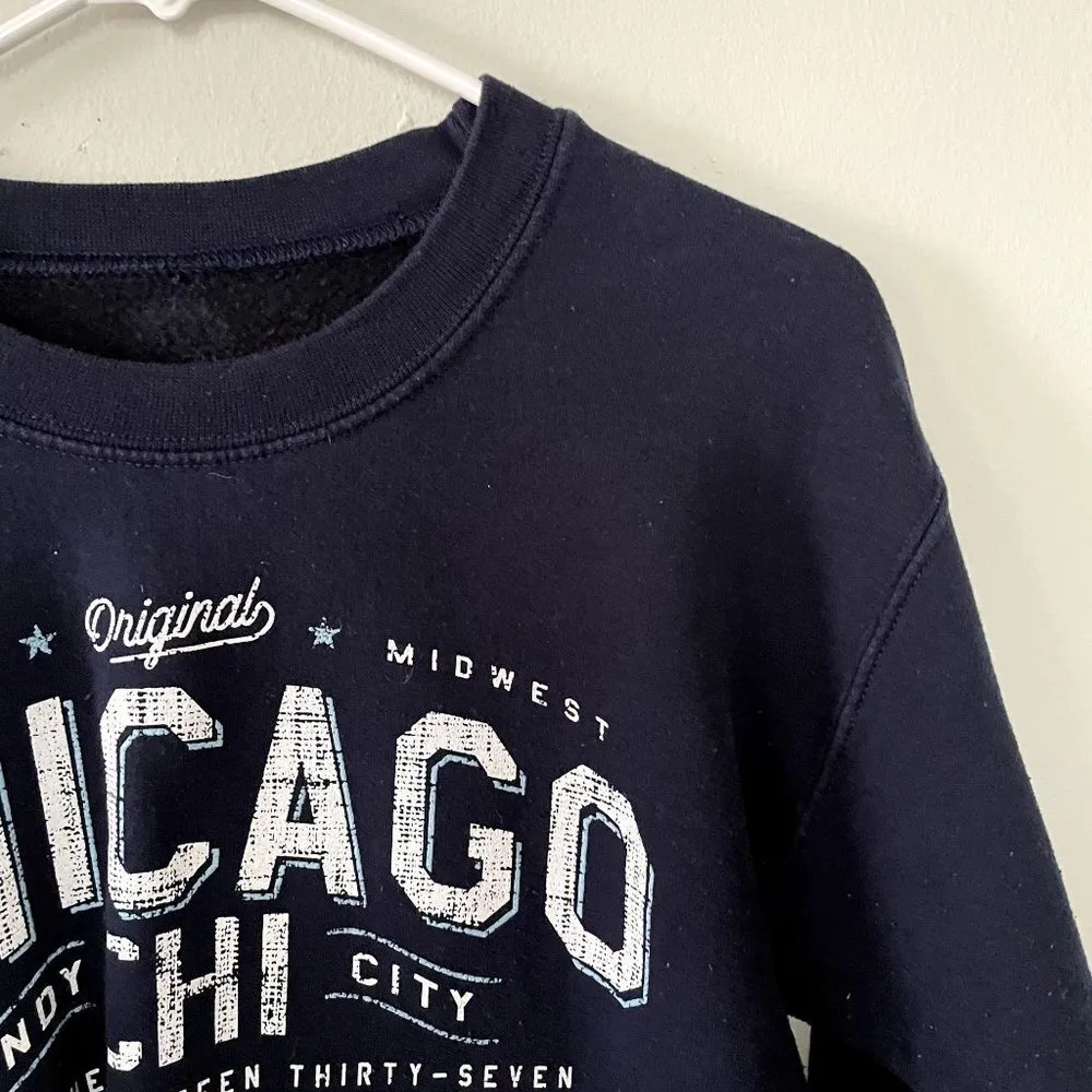 Chicago original navy blue comfortable crewneck sweater long sleeves medium - Image 4