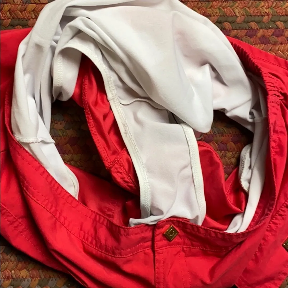 RETRO VTG RED LIZ CLAIBORNE SOFT BOARD SHORTS - Image 3