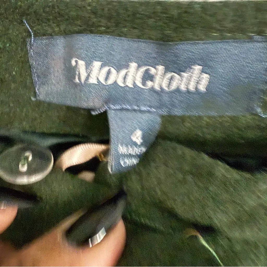 Modcloth Army Green Best Kept Secret Mini Button Skirt. Size 4 - Image 7